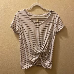 Altar’d State front tie top